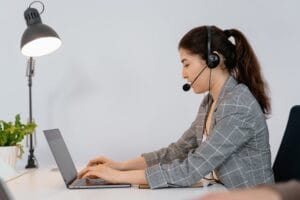 profesjonalne biuro tłumaczeń oferujące usługi online dla klientów z całego świata
