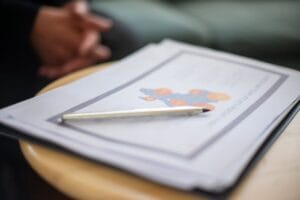 Profesjonalnie przygotowane tłumaczenia dokumentów z języka niderlandzkiego na biurku